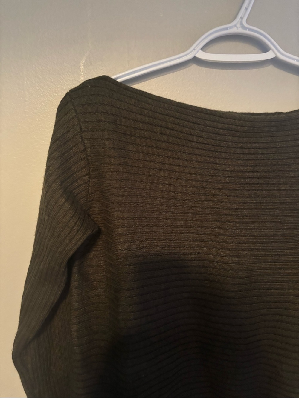 Aritzia Babaton Luc Sweater Boatneck Merino Wool Green Size Small Ribbed - Picture 3 of 7